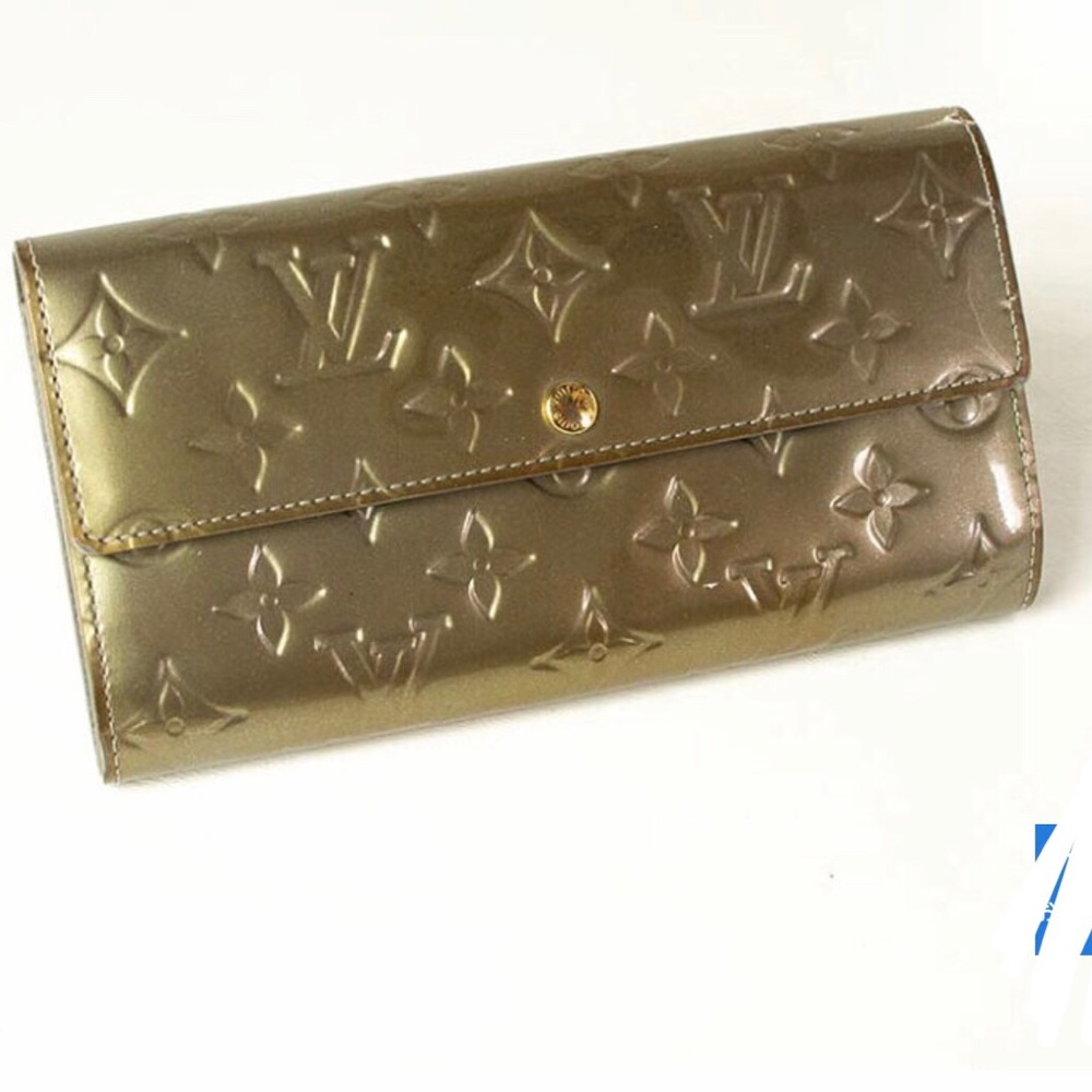 Authentic Louis Vuitton sarah Vernis wallet